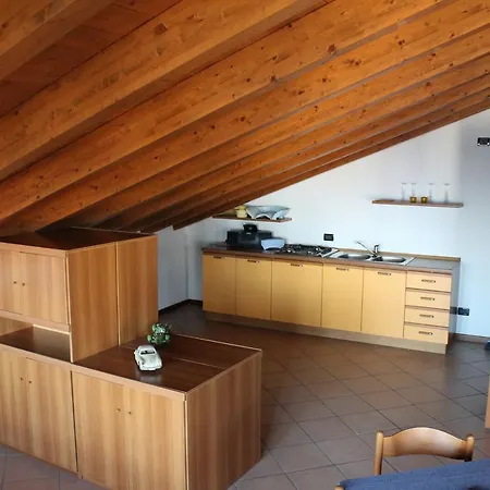 Casa Regina דירה דסנזאנו דל גארדה